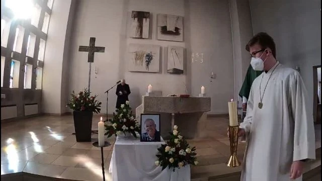 Livestream on 13-Feb-22-09:51:44