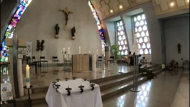 Livestream on 01-May-22-08:48:03